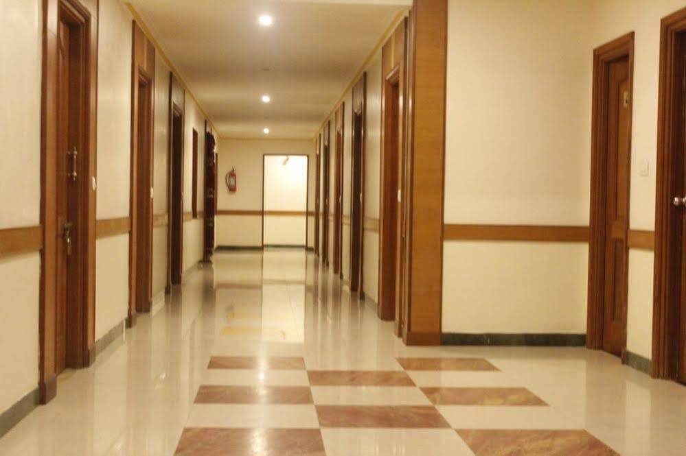 Hotel Chitra Park Тіруччендур Екстер'єр фото